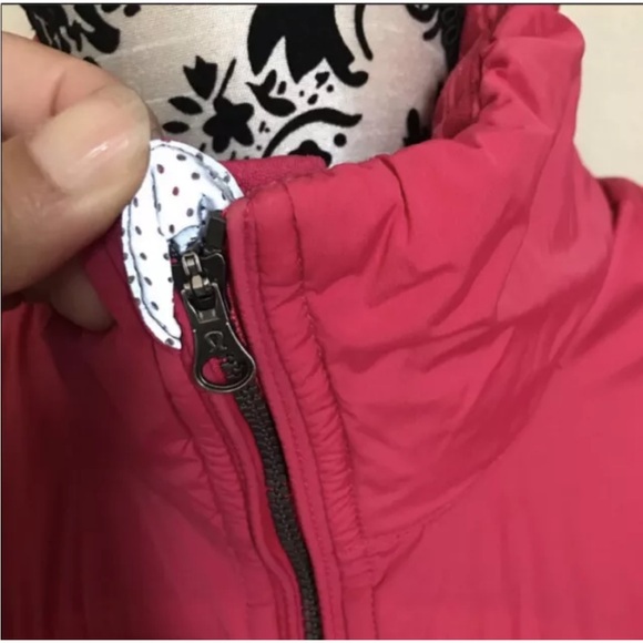 Lululemon fluffed up Hot Pink Puffer Vest size 6 - Picture 3 of 11